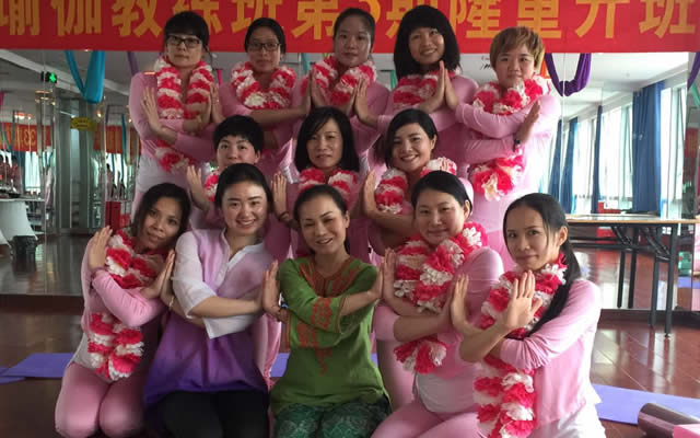 美人星计瑜伽会所教练班隆重开班!
